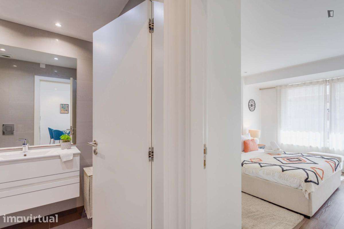 Apartamento com 1 quartos - localizado em Sete Rios Lisbon - Grande imagem: 2/25