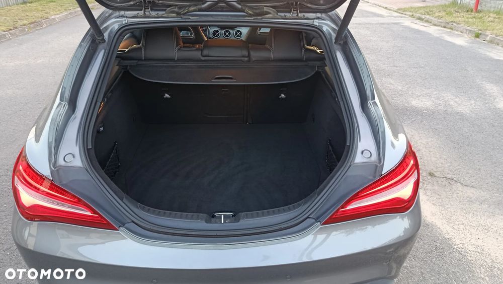 Mercedes-Benz CLA 180 7G-DCT UrbanStyle Edition - 12