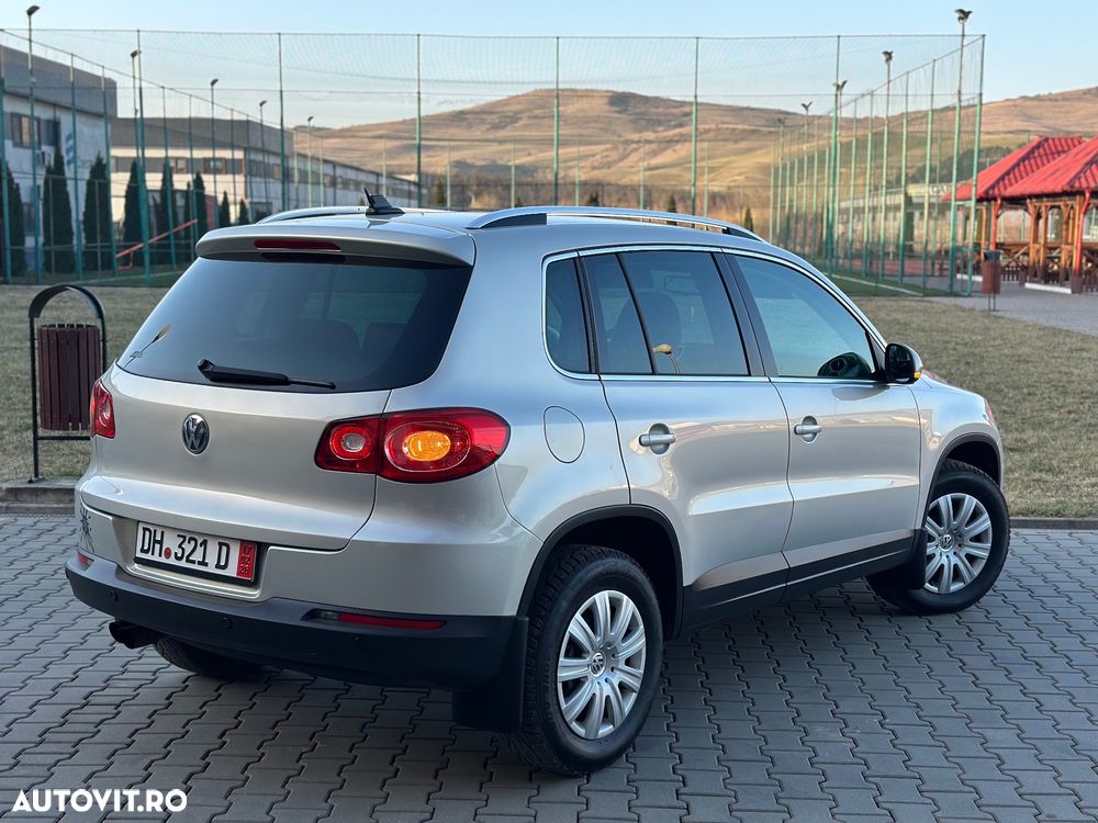 Volkswagen Tiguan - 2