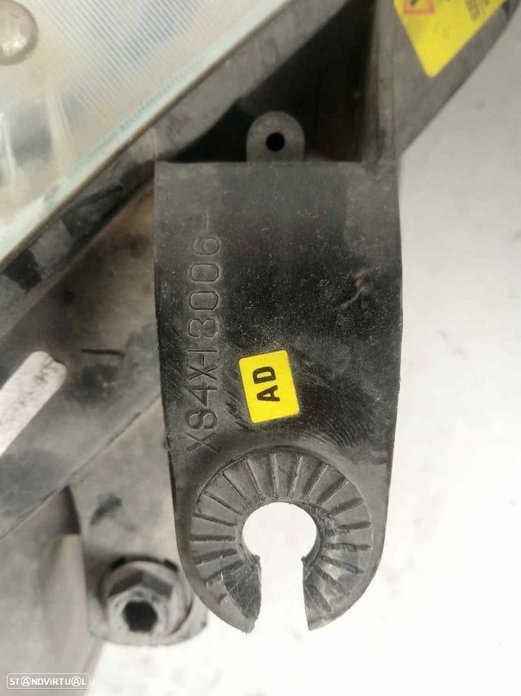 FAROL ESQUERDO FORD FOCUS SEDAN -XS4XI3006 - 2