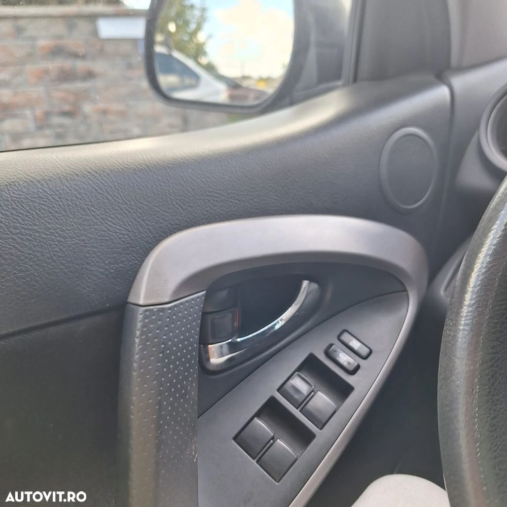 Toyota RAV4 2.2 D-4D 4x4 - 4