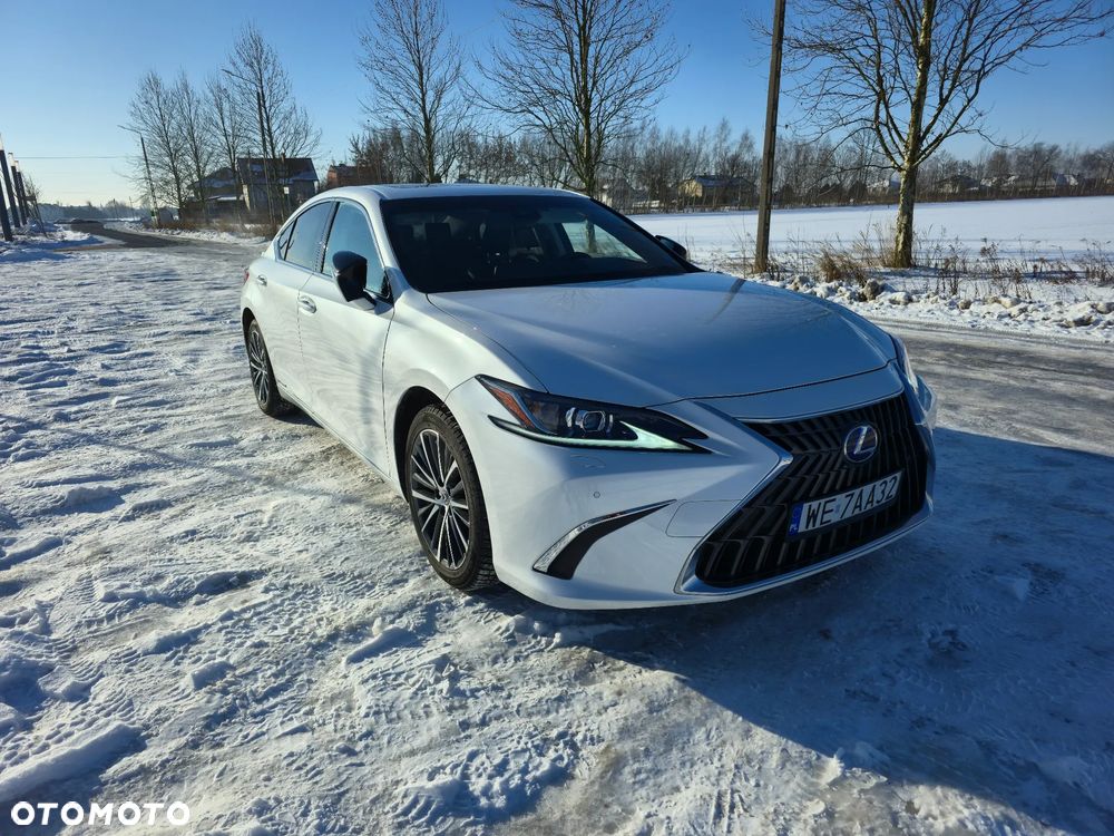 Lexus ES 300h Business Edition + - 2