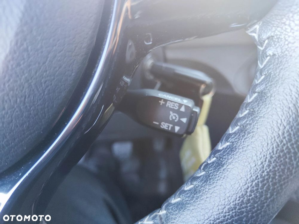 Toyota Yaris 1.5 Premium - 10