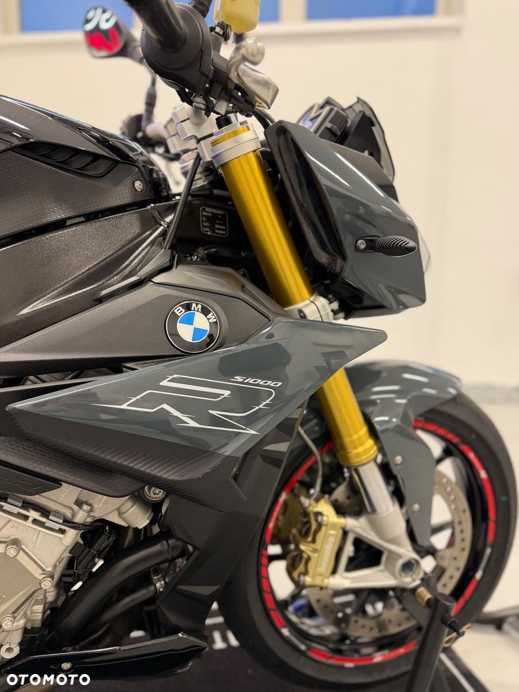 BMW S - 4