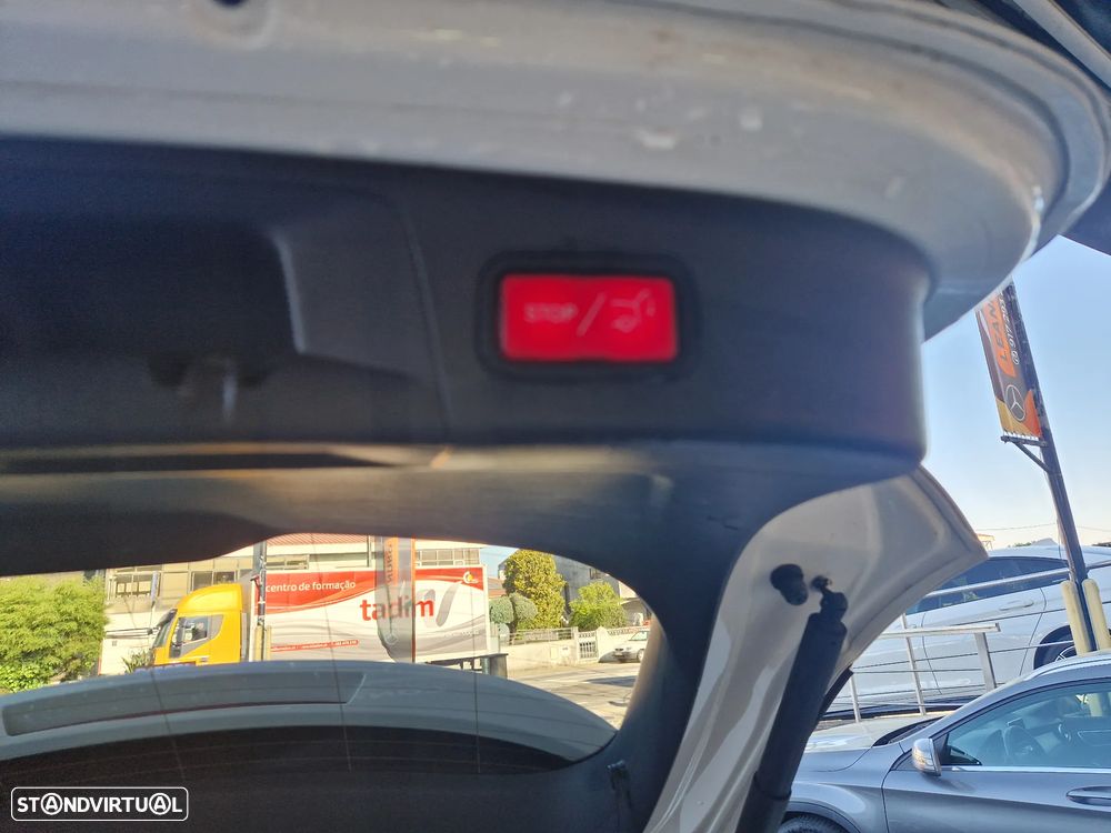 Mercedes-Benz EQA 250 - 26