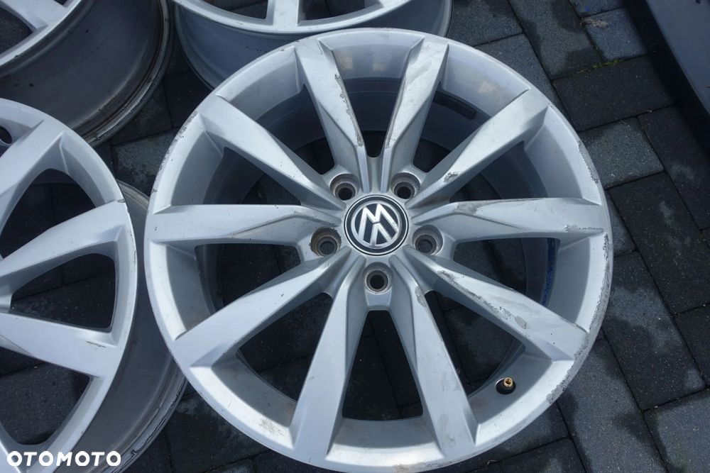 FELGA FELGI VW GOLF VII 17" 7,0 ET 49 5x112 - 4