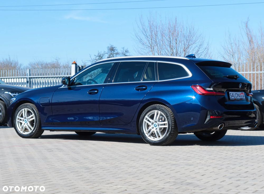 BMW Seria 3 320e Sport Line - 36