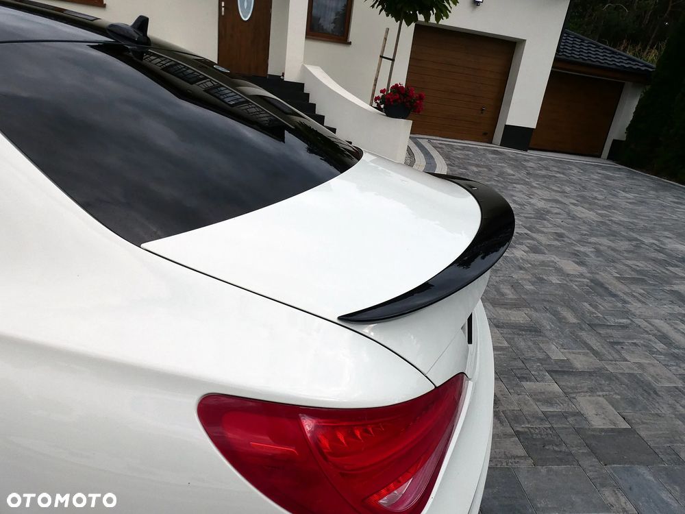 Mercedes-Benz CLA 200 7G-DCT AMG Line - 20