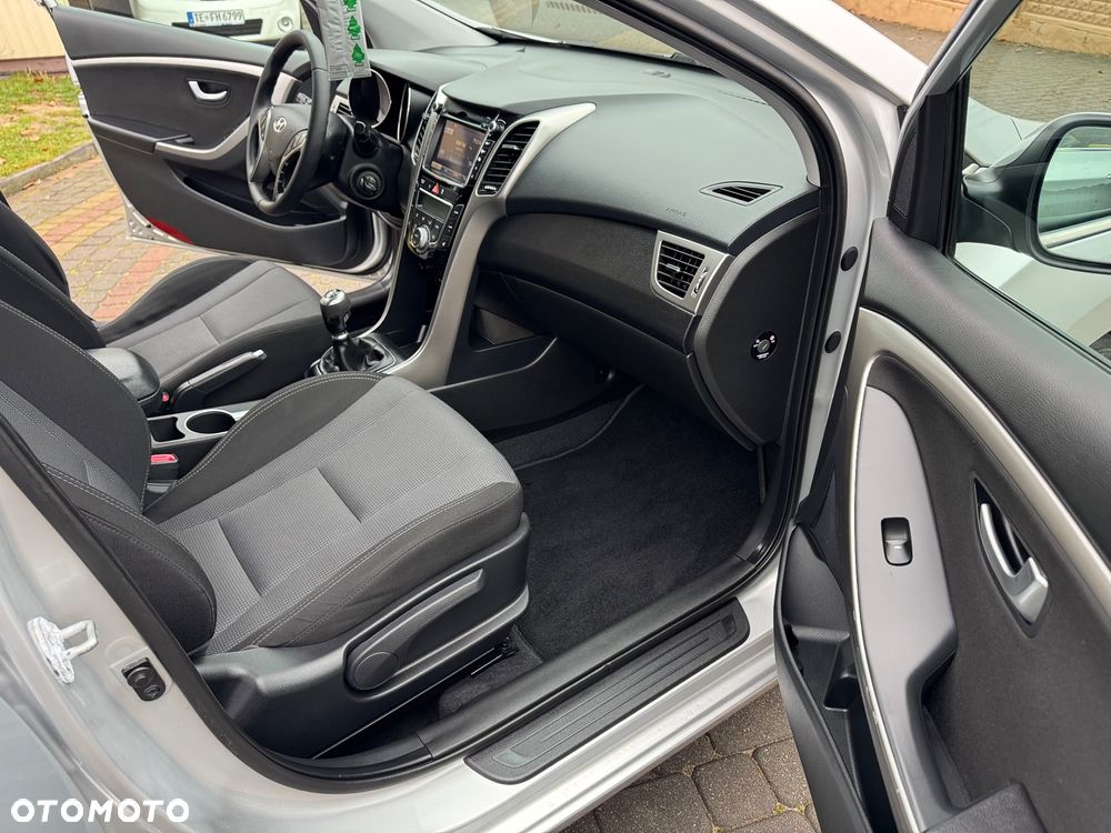 Hyundai i30 1.6 CRDi Premium - 13