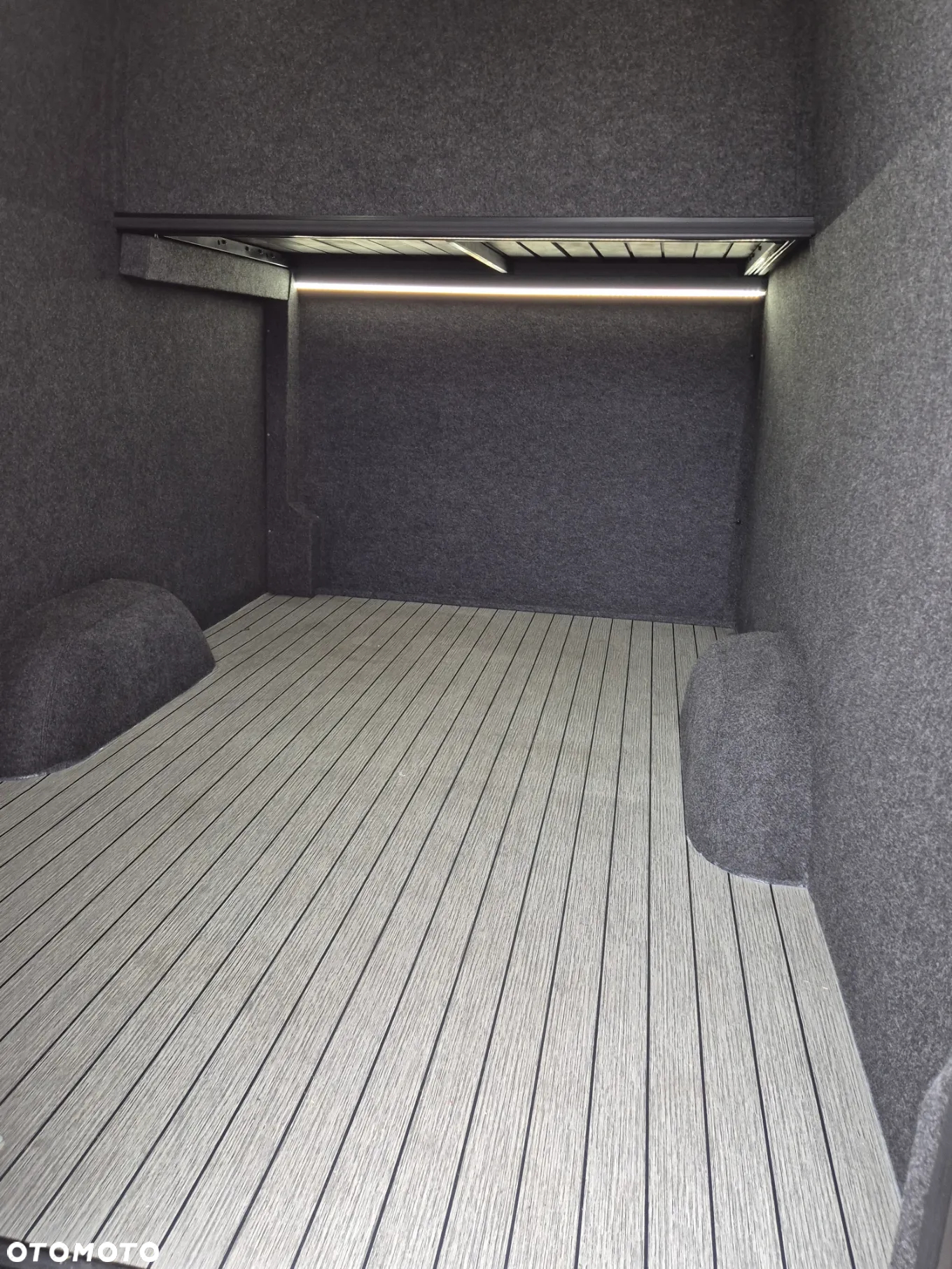 Mercedes-Benz Sprinter - 10