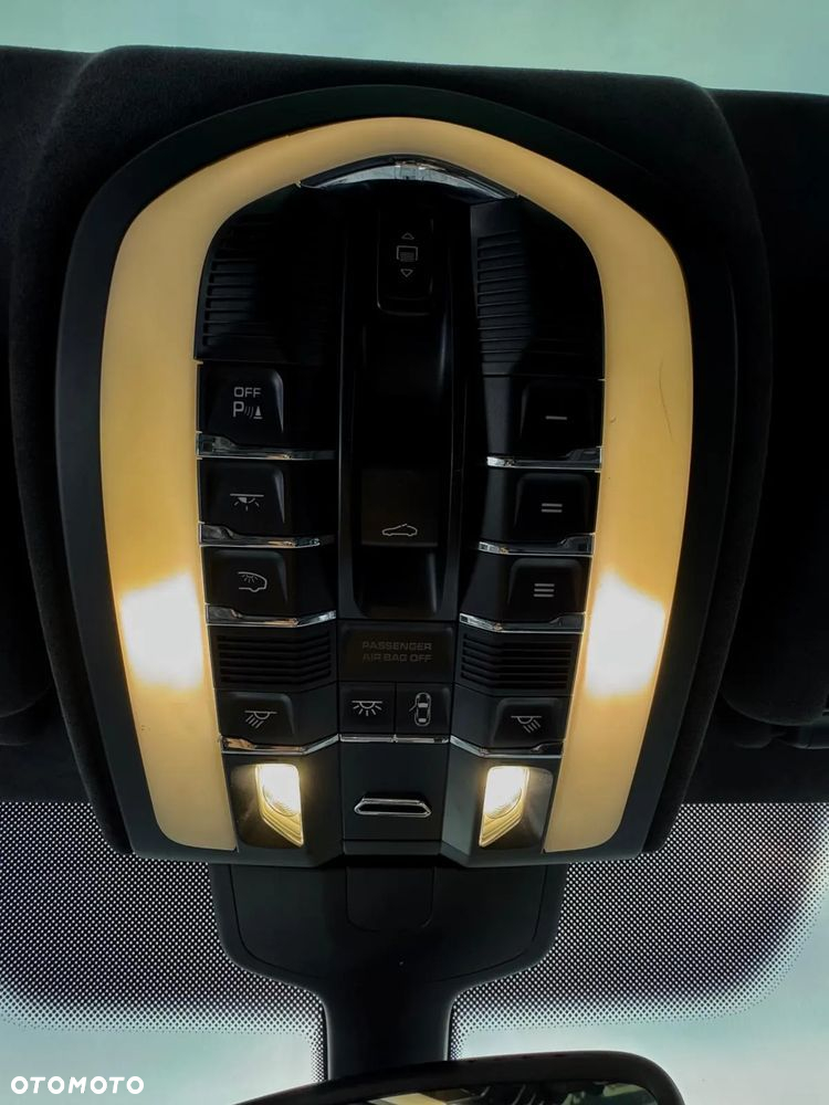 Porsche Cayenne Turbo - 23