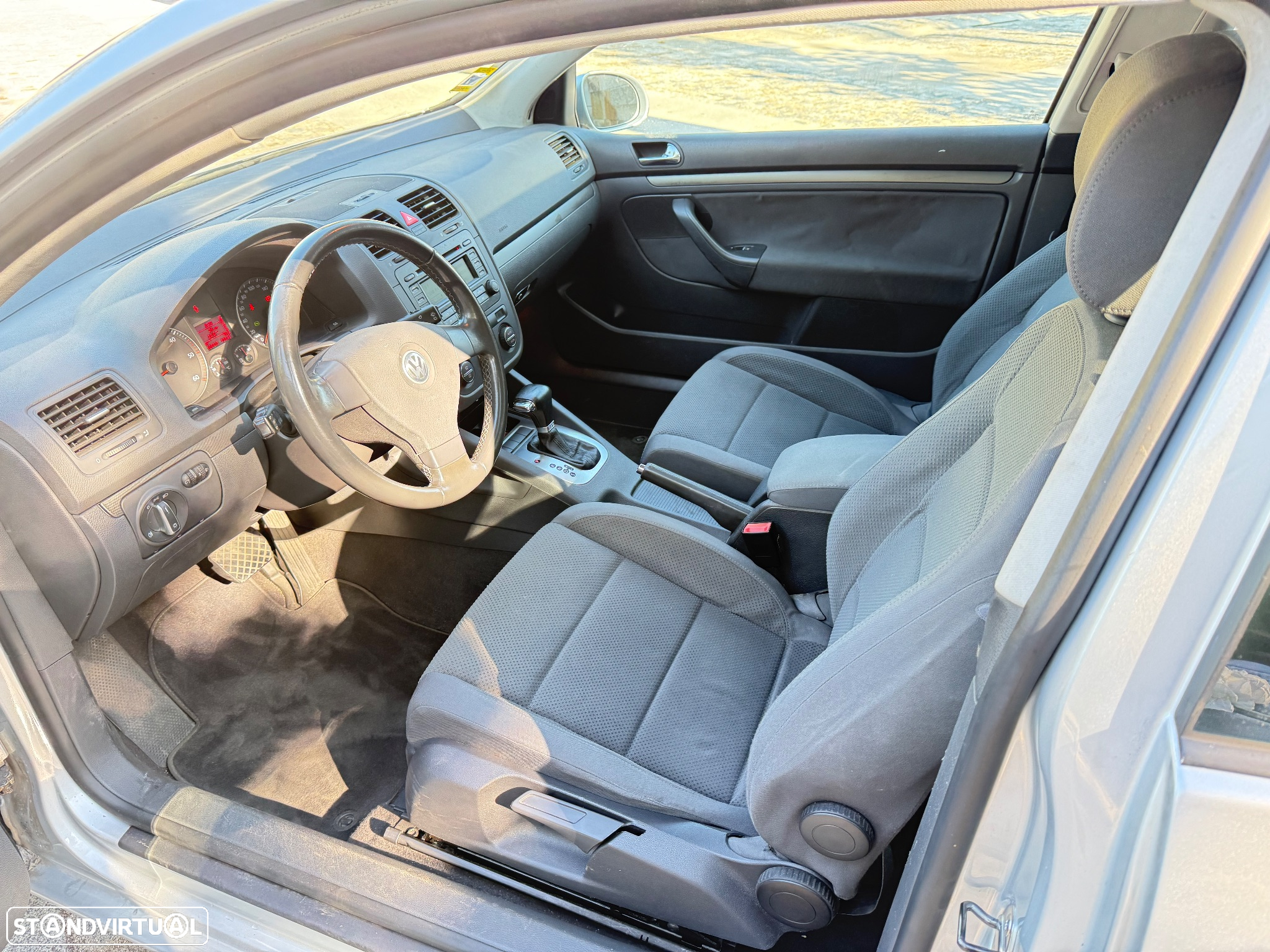 VW Golf 2.0 TDi Sport DSG - 9