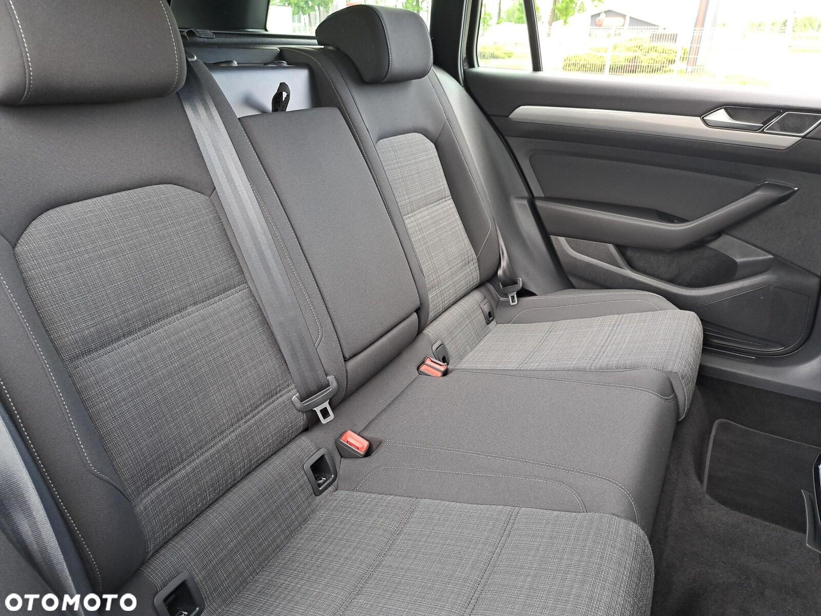 Volkswagen Passat 2.0 TDI Business DSG - 16