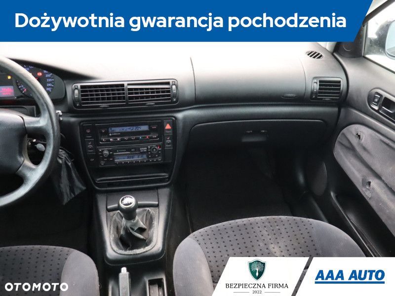 Volkswagen Passat - 10