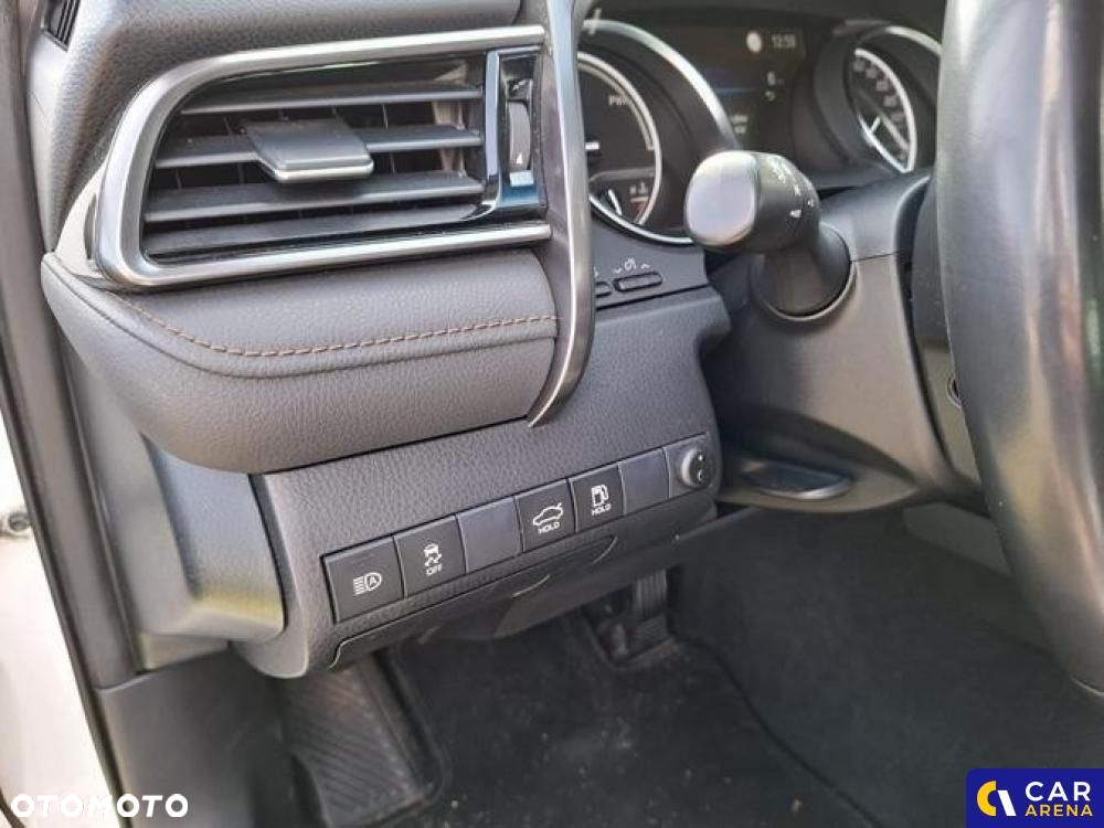 Toyota Camry - 27