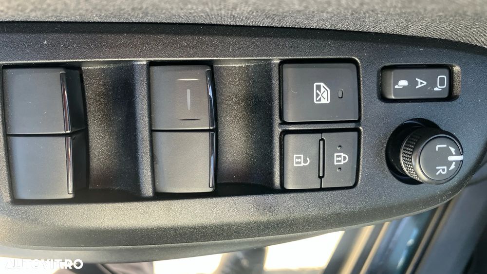 Toyota Yaris Cross 1.5 VVT-i HSD 4x2 Dynamic - 12