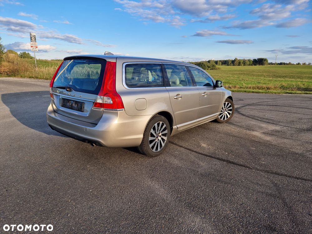 Volvo V70 D4 Momentum - 9
