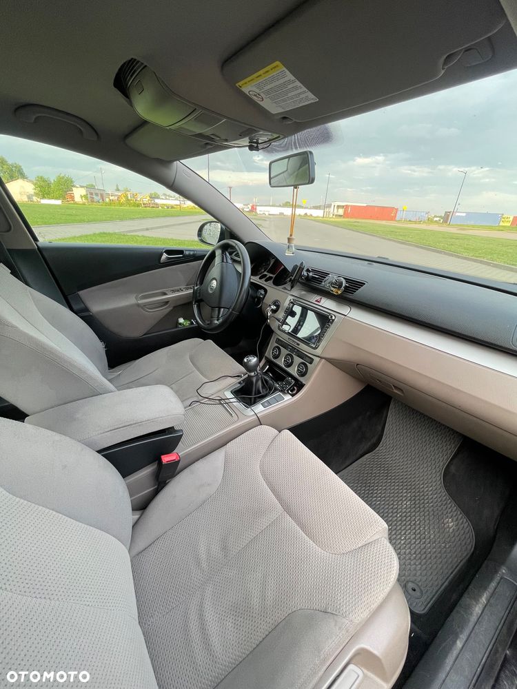 Volkswagen Passat 2.0 TDI Comfortline - 13