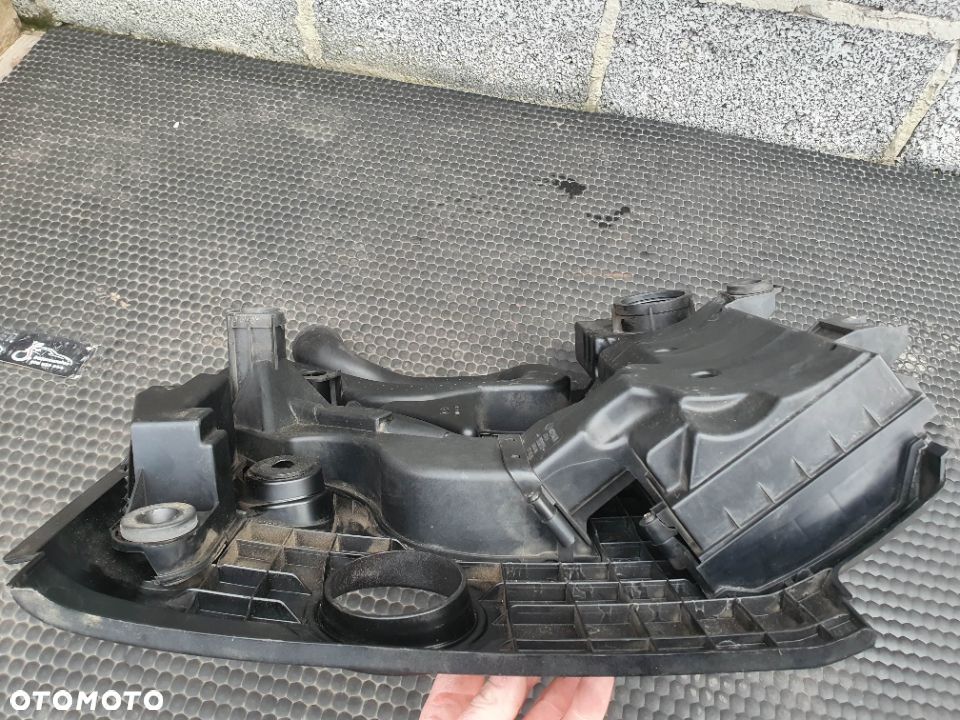 Pokrywa 03C129607 06A103638A Silnika Obudowa Oslona 1.6 FSI  VW Golf 5 V Touran - 12