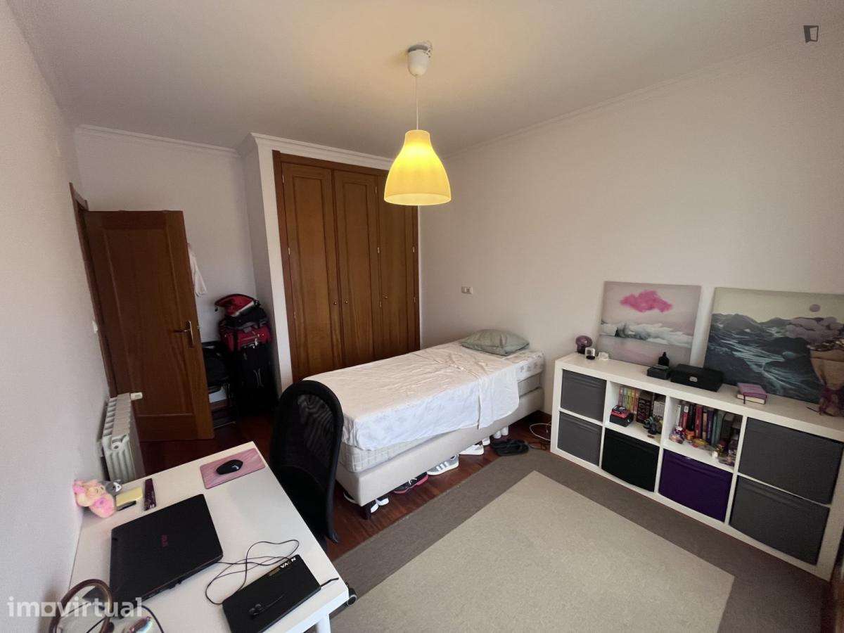 Quarto - localizado em Lumiar Lisbon - Grande imagem: 2/10