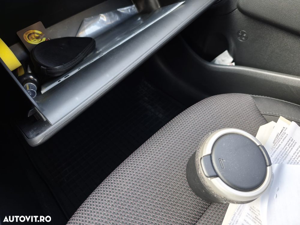 Hyundai Elantra 1.6 MPi Comfort - 10