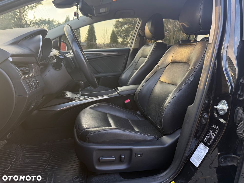 Toyota Avensis 2.0 Premium MS - 15