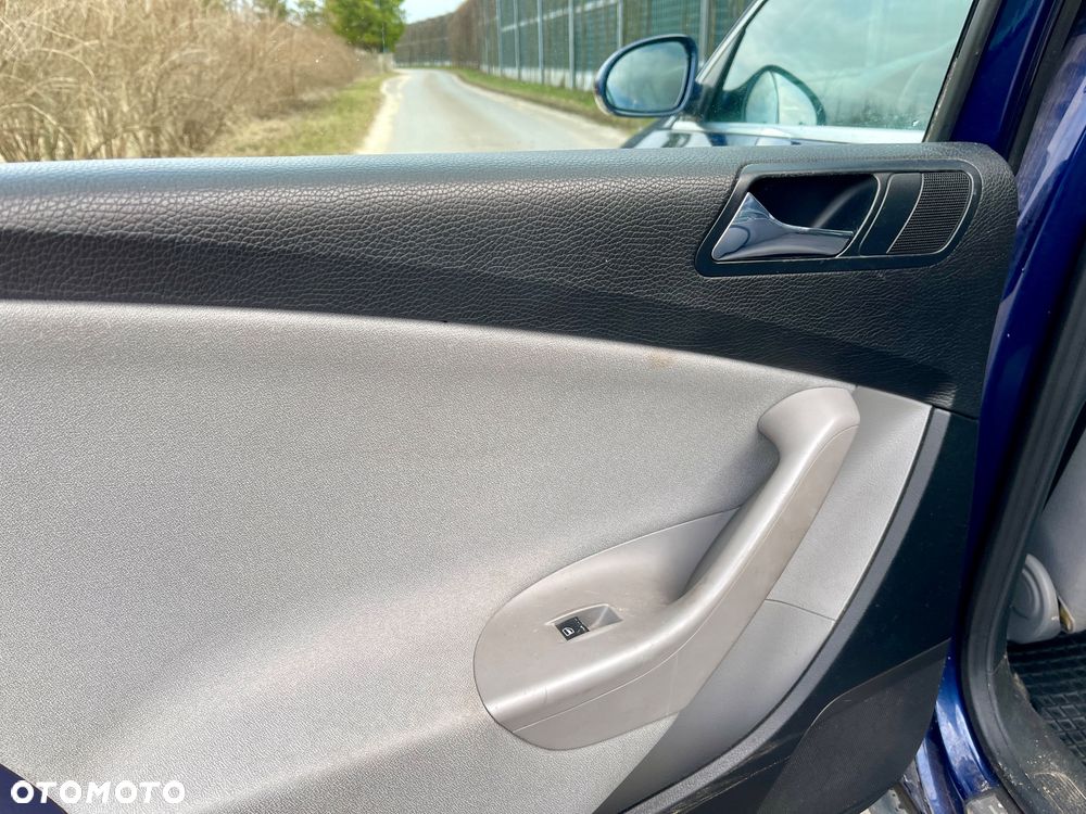 Volkswagen Passat 2.0 TDI Comfortline - 38