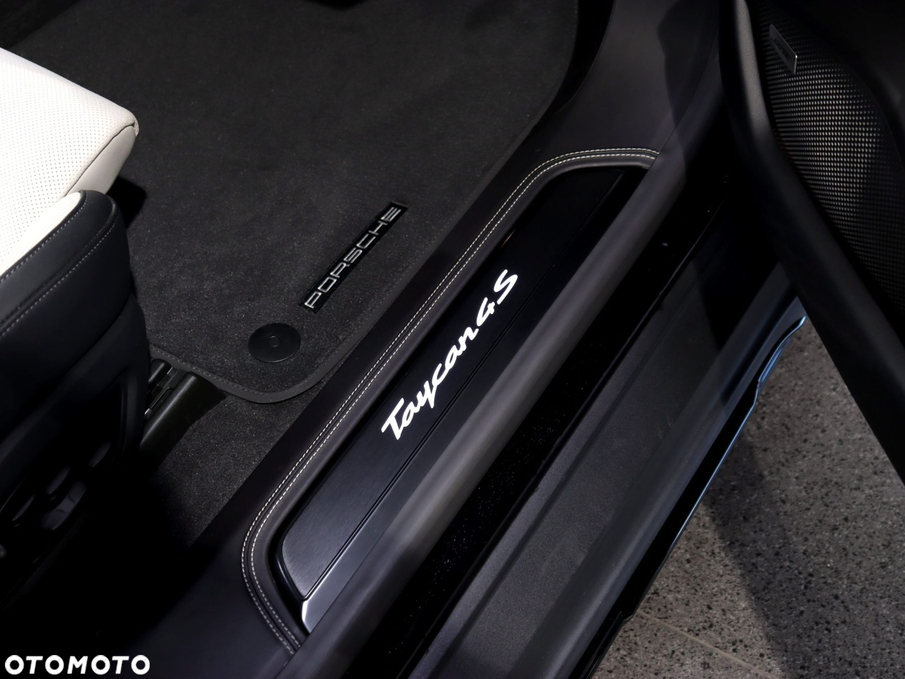 Porsche Taycan 105kWh 4S Cross Turismo - 33