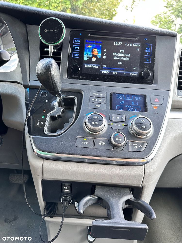 Toyota Sienna 3.5 V6 - 22