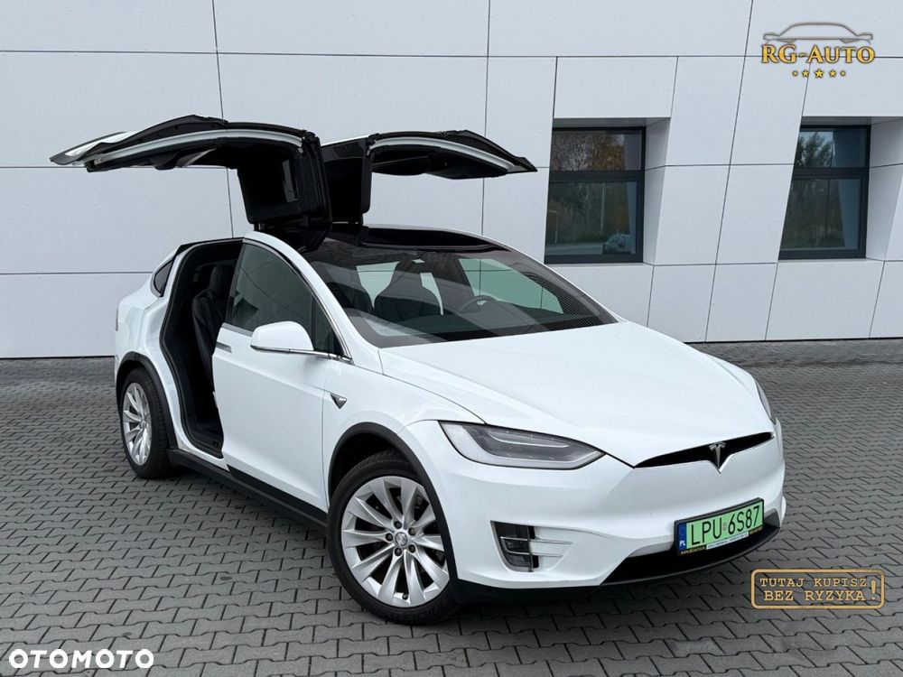 Tesla Model X - 1