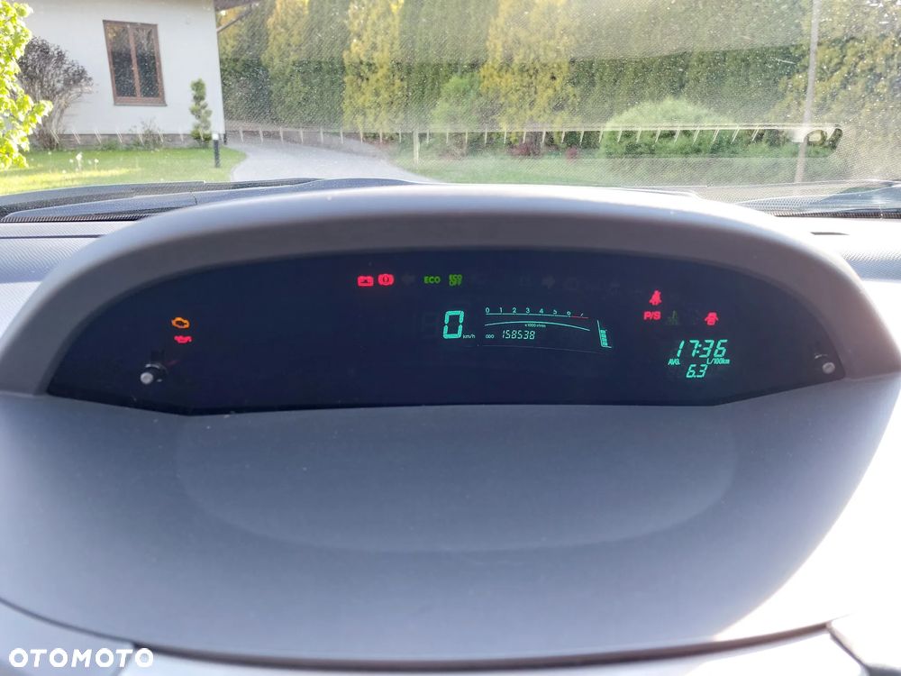 Toyota Yaris 1.33 2010 - 9