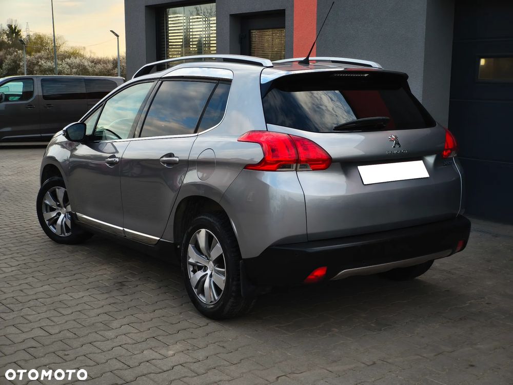 Peugeot 2008 1.2 VTi Allure - 2