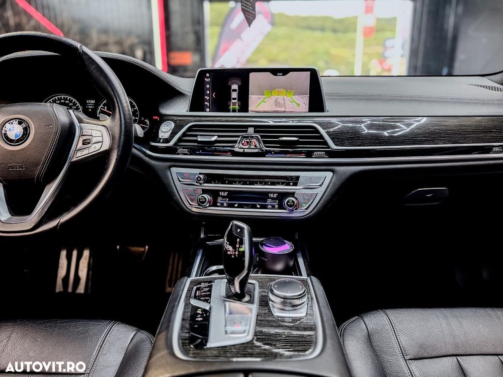 BMW Seria 7 740Li - 16