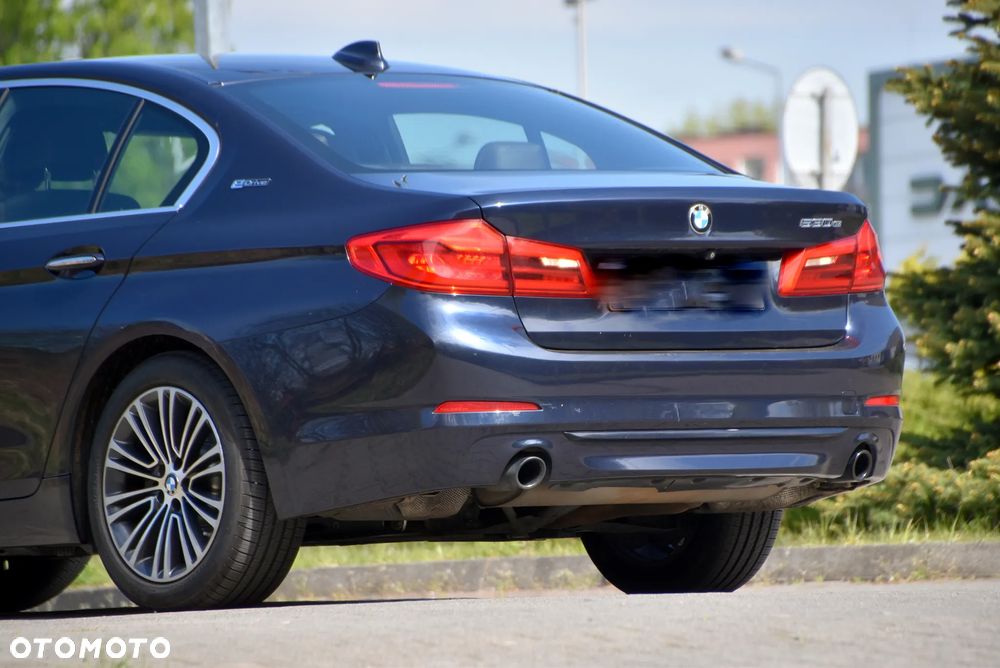 BMW Seria 5 530e iPerformance xDrive Luxury Line - 24