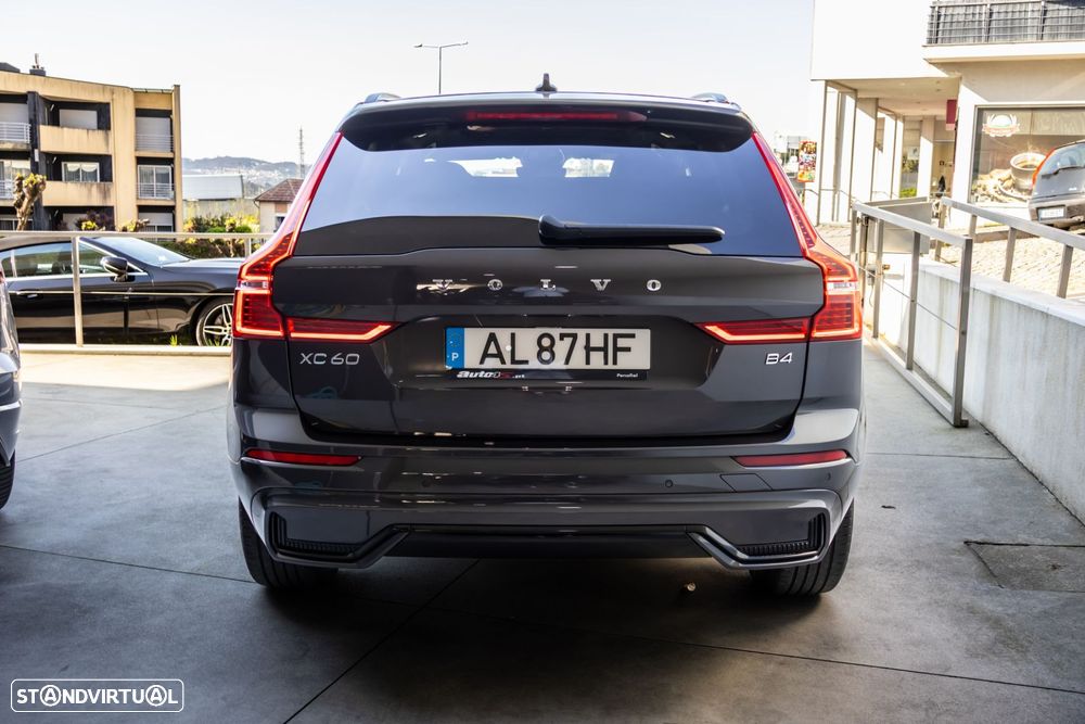 Volvo XC 60 2.0 B4 R-Design Geartronic - 7