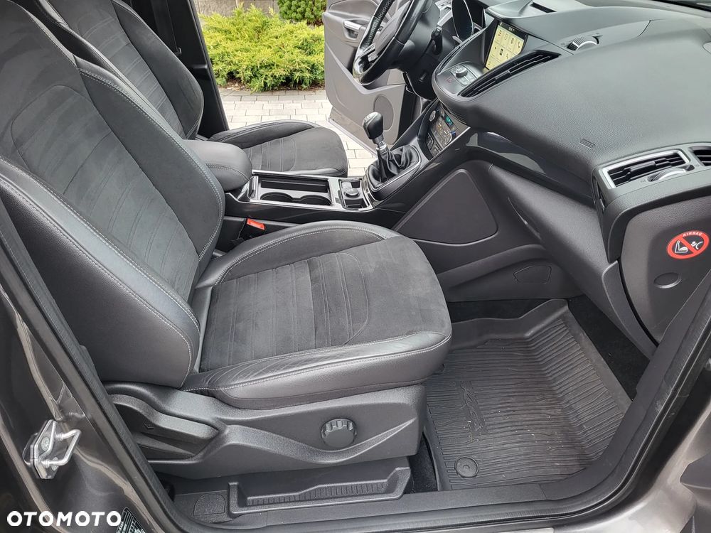 Ford Kuga 2.0 TDCi 4x4 ST-Line - 15