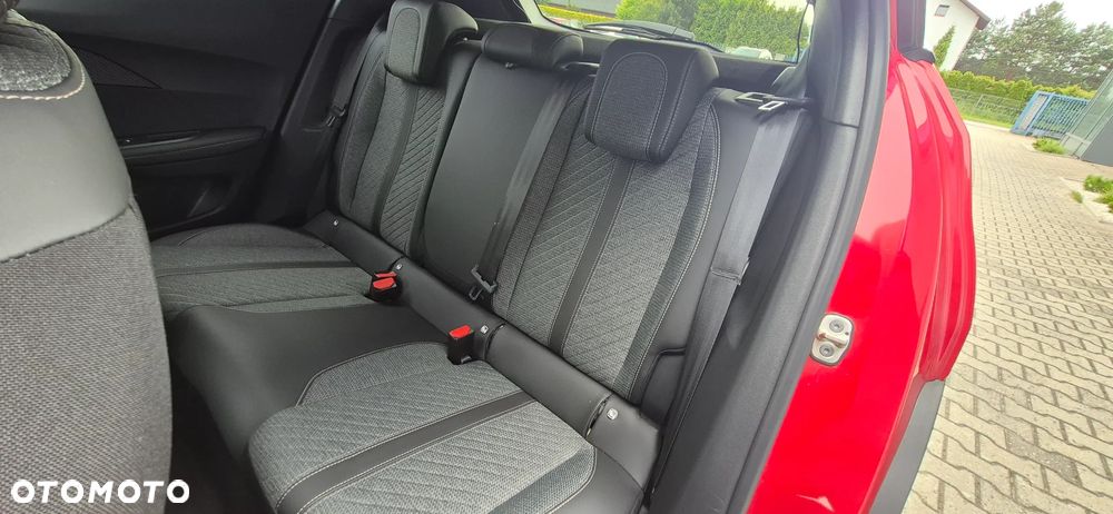 Peugeot 2008 PureTech 130 Allure S&S EAT8 - 23