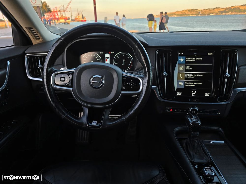 Volvo V90 Cross Country 2.0 D4 Plus AWD Geartronic - 10