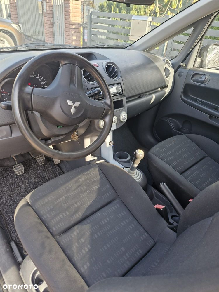 Mitsubishi Colt - 4