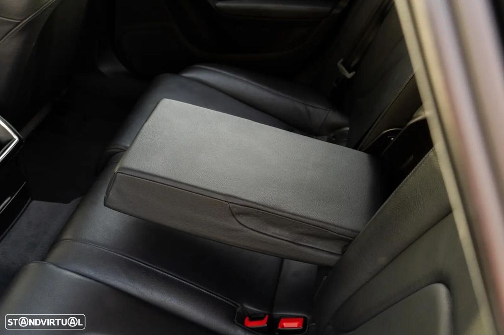 Audi A4 2.0 TDI Business Line S-line - 41
