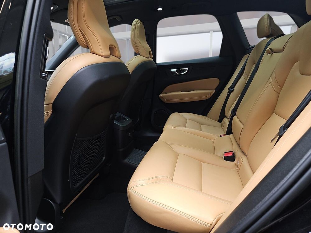 Volvo XC 60 T8 Plug-In Hybrid AWD Ultimate Bright - 11