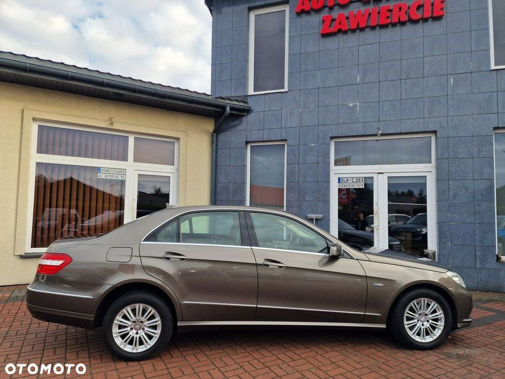Mercedes-Benz Klasa E 250 BlueEFFICIENCY 7G-TRONIC Elegance - 2