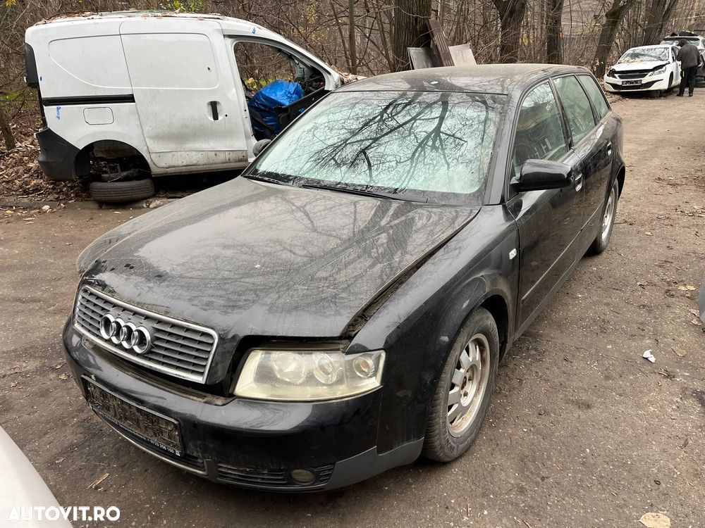Dezmembrez Audi A4 B6 break negru 2.0 benzina 2002 - 4