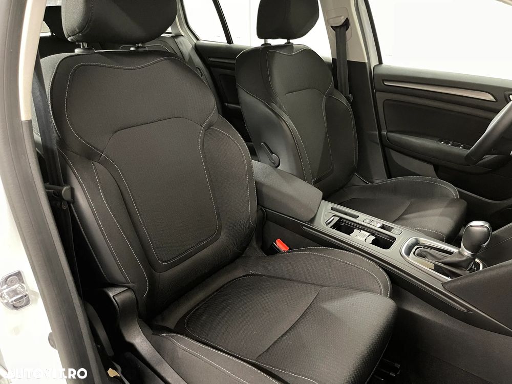 Renault Megane E-TECH 160 BUSINESS EDITION - 9