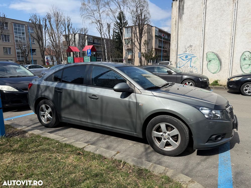 Chevrolet Cruze 1.6 Ecotec LS+ - 4