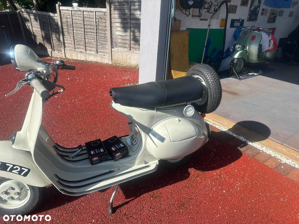 Piaggio Vespa - 3