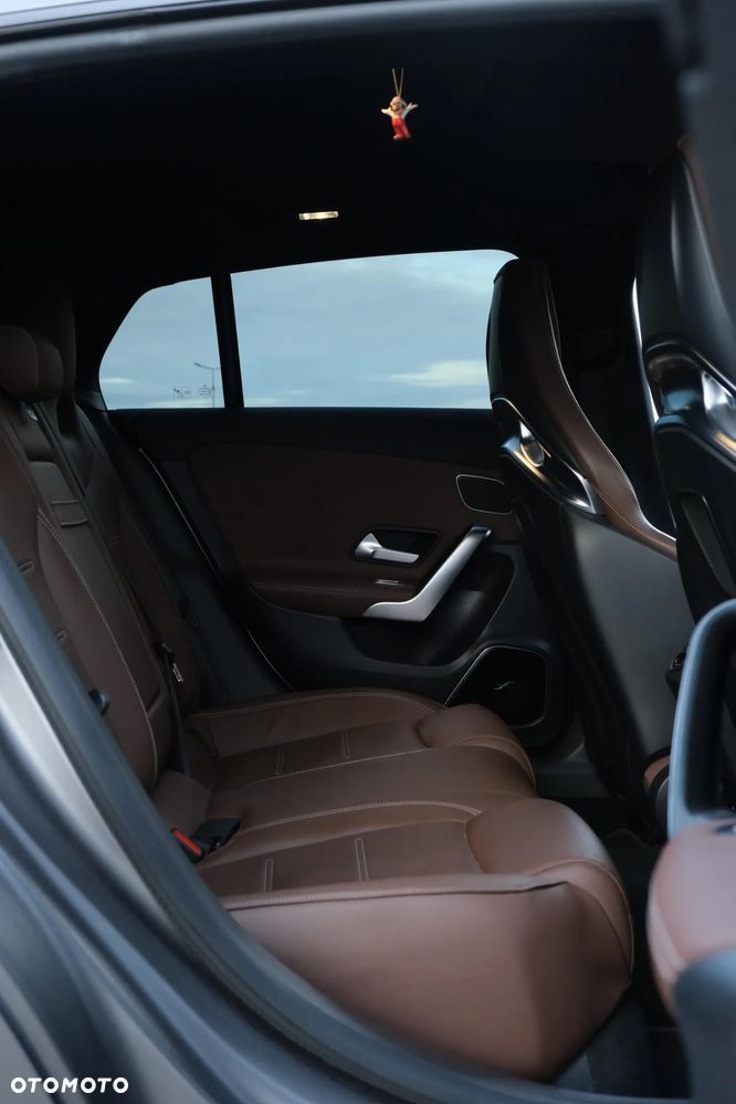 Mercedes-Benz CLA - 10