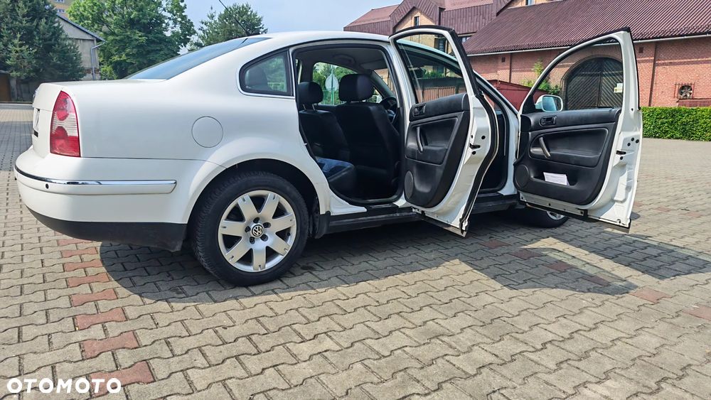 Volkswagen Passat - 30