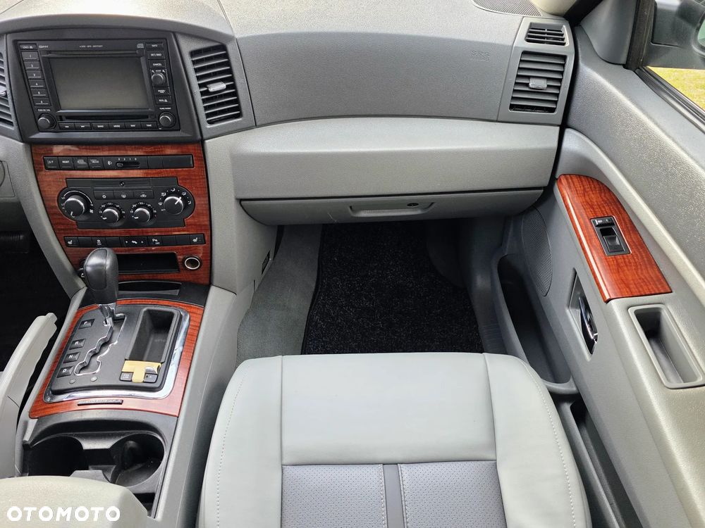 Jeep Grand Cherokee - 10