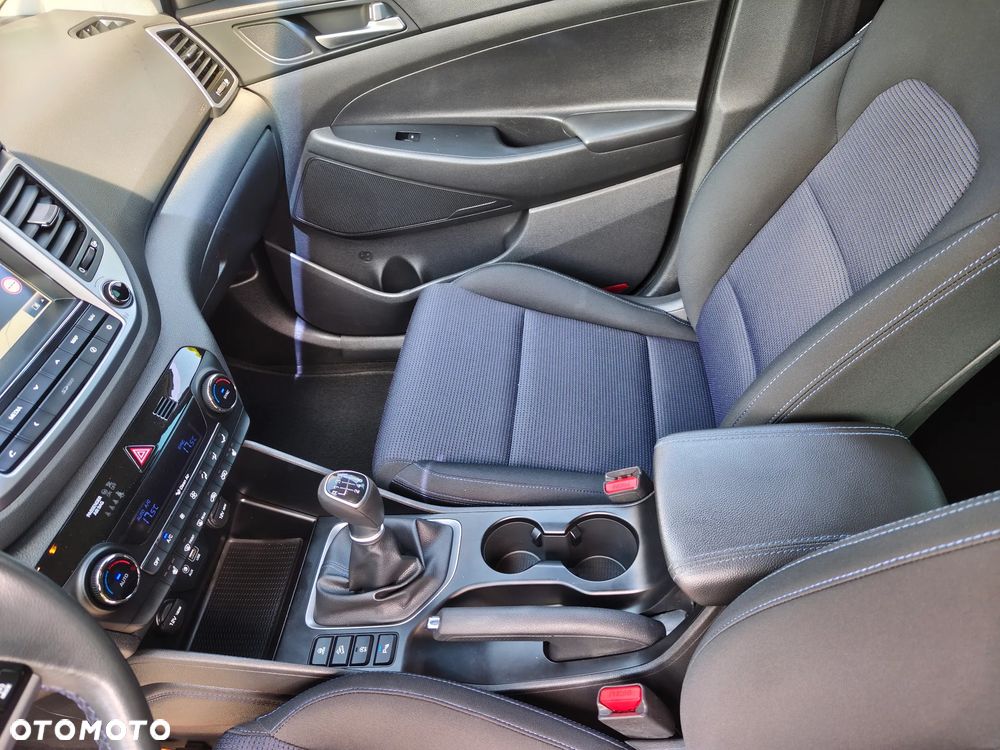 Hyundai Tucson blue 1.6 GDi 2WD Navi - 18